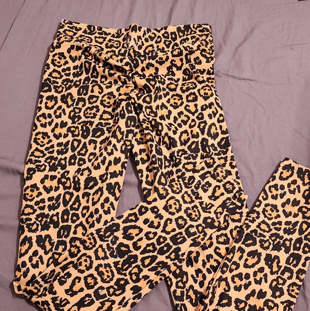 Leopard Scrunch Butt Leggings